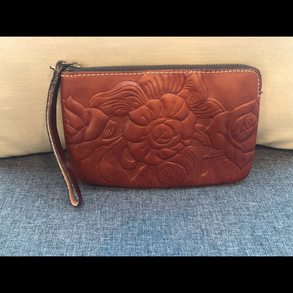 Patricia Nash wristlet - Picture 1 of 3